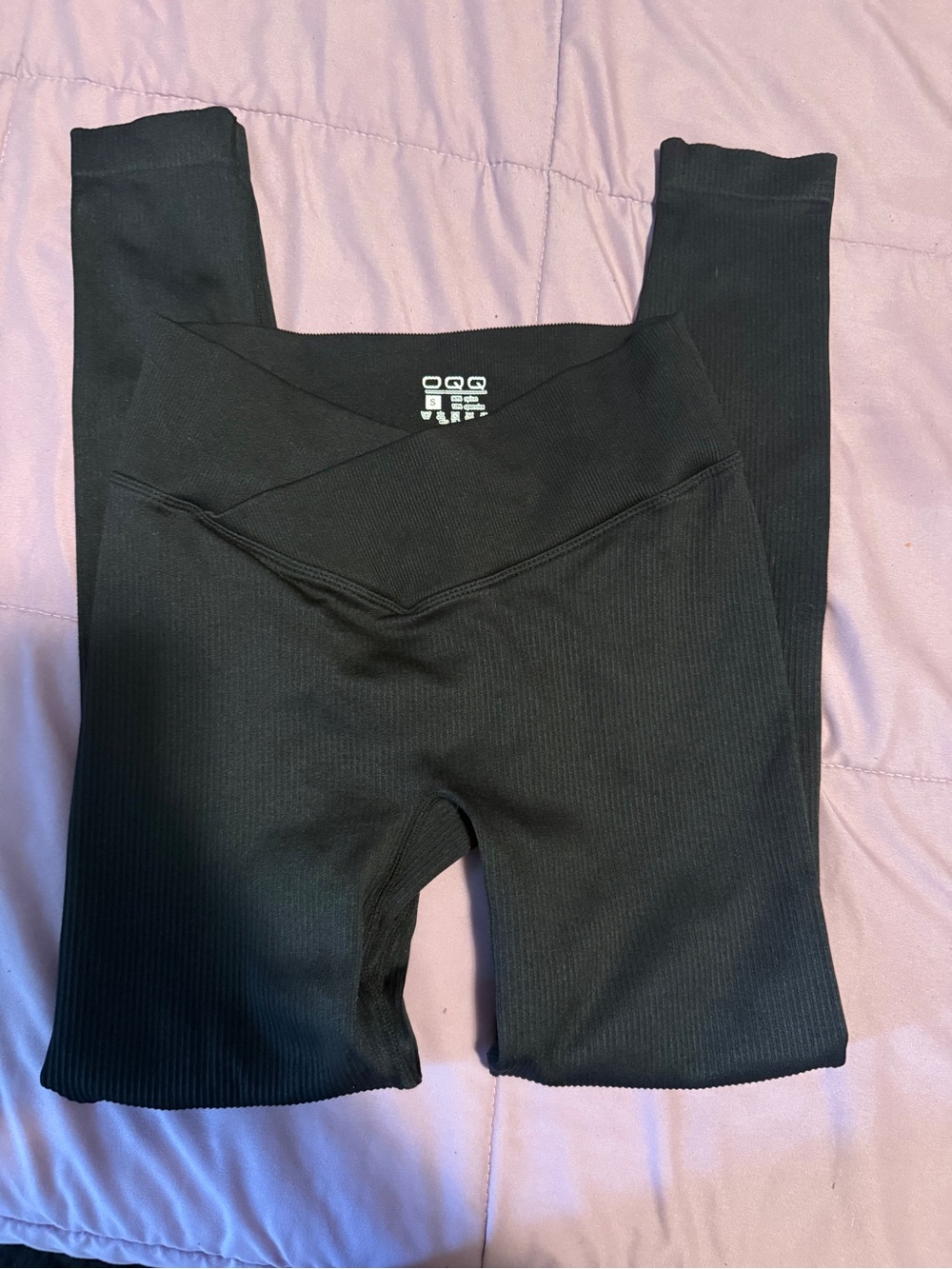 Black Ribbed V-Waist Leggings